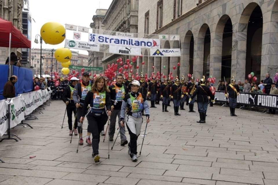 Nordic Walking a Milano - Stramilano 2007